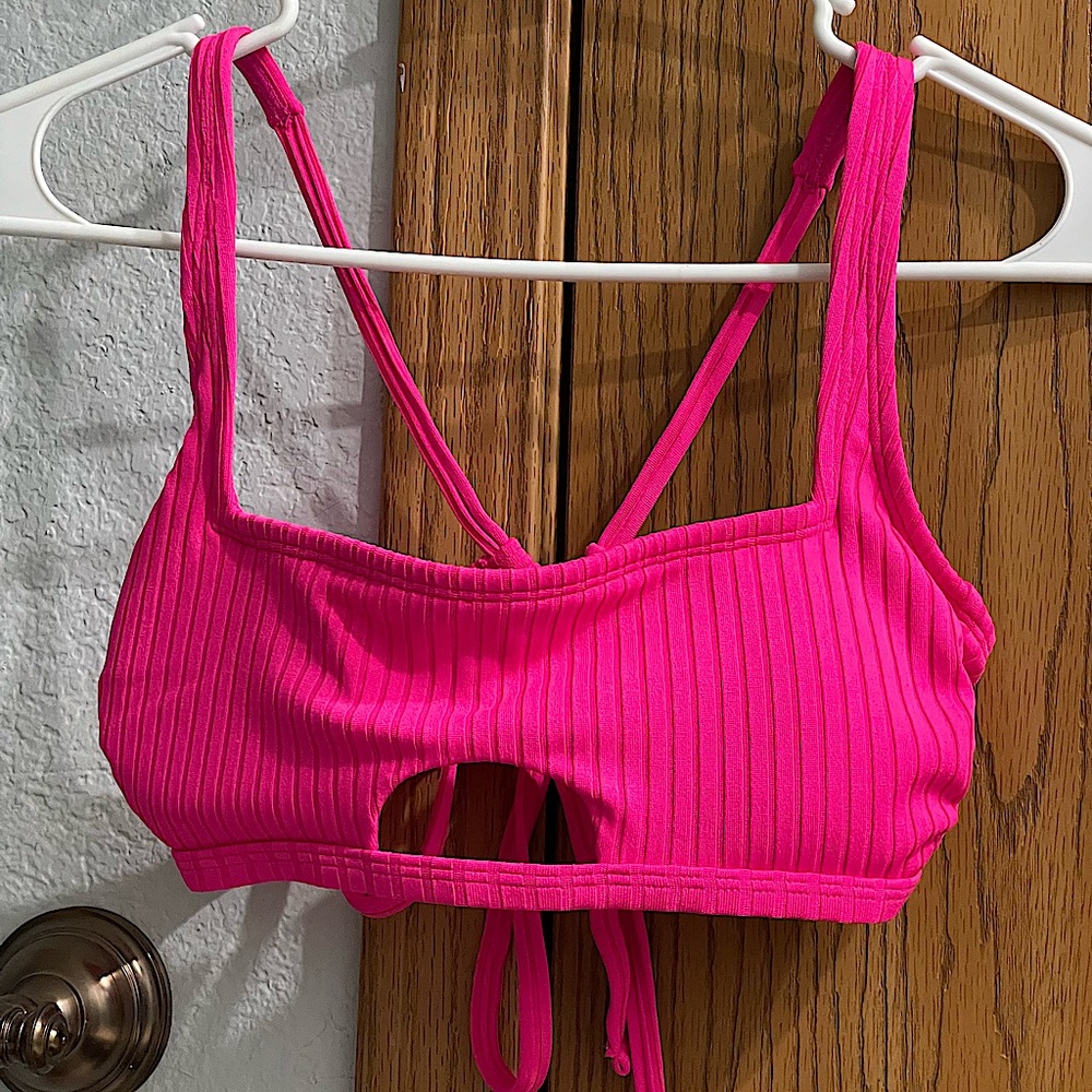 hot pink xhilaration swimsuit top (medium)